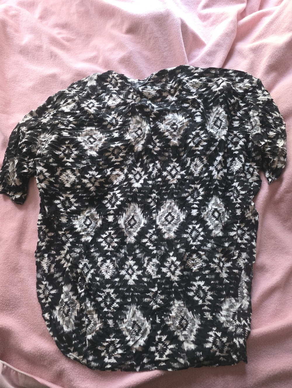 Black & White Patterned Women's Short Sleeve Vest